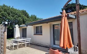 Lac Grand Lieu maisonnette climatisée au calme avec jardin